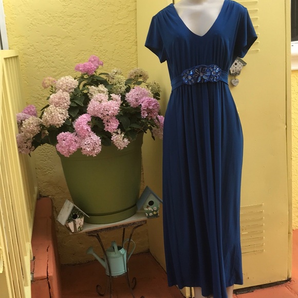 TIANA MAXI DRESS - Picture 2 of 9